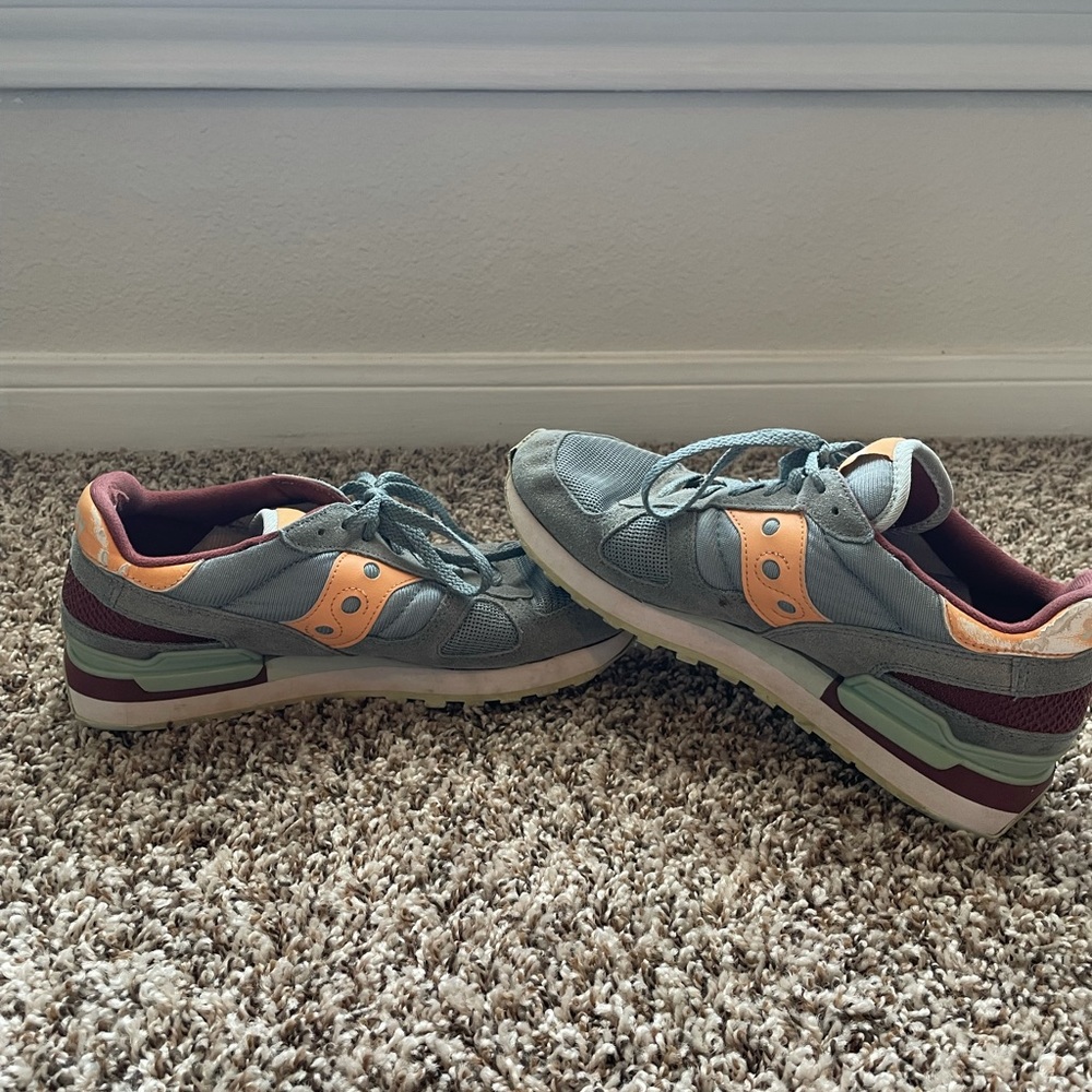 Sauconys Shadow Original xt600 Running